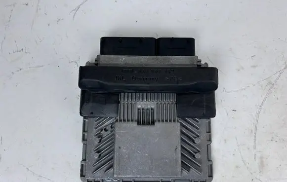 Audi A4 S4 B8 8K Engine control unit/module 8K5907551E 4G0907551A