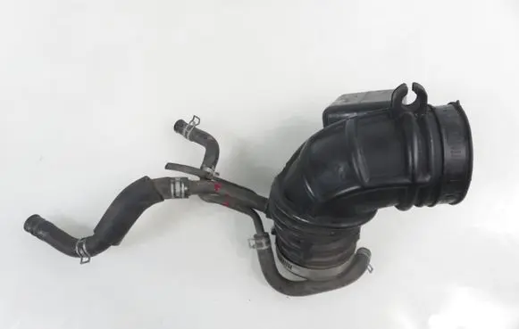 Suzuki Grand Vitara II Air intake hose/pipe