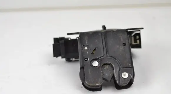 Audi A6 S6 C6 4F Tailgate/trunk/boot lock/catch/latch 8P4827505C