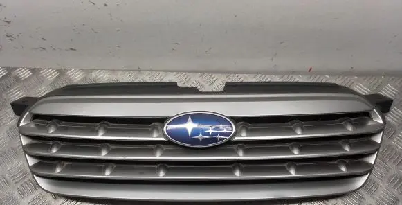 Subaru Outback Front bumper upper radiator grill 91121AG160