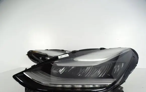 Tesla Model 3 Headlight/headlamp 1077375-00-C