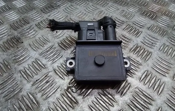 BMW X3 E83 Glow plug pre-heat relay 779800004 7798000 0522120102