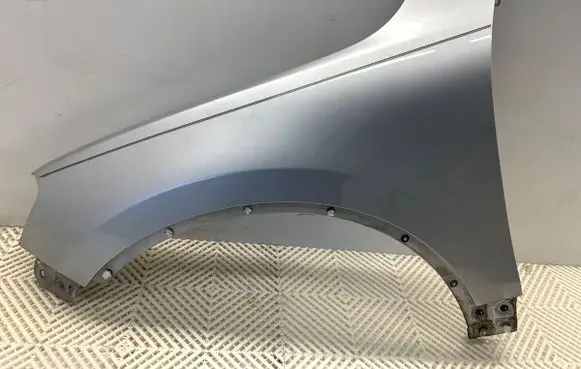 Volkswagen Touareg II Fender 