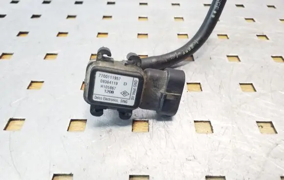Audi A4 S4 B7 8E 8H Air pressure sensor 7700111957 09364119