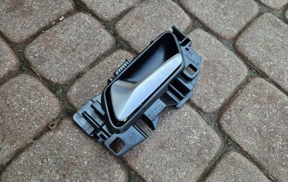 Opel Mokka B Trunk/boot side trim panel 98201553