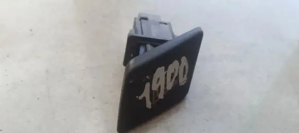 Toyota Yaris Hazard light switch 843320D020 84332-0D020