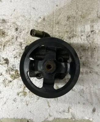 Toyota Avensis T250 Power steering pump