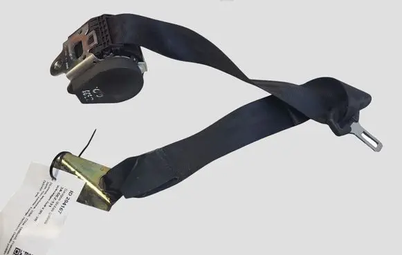 Volkswagen Golf V Front seatbelt