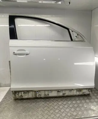 Audi Q7 4L Front door