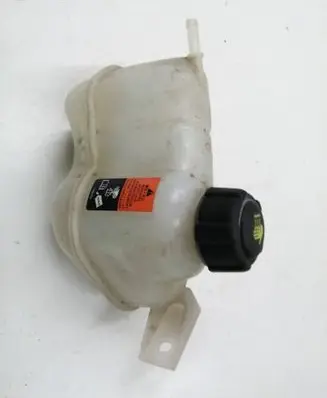 Nissan Qashqai Coolant expansion tank/reservoir 