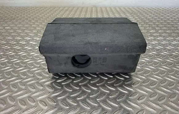 Jeep Grand Cherokee Tailgate/trunk/boot lid buffer 05109694AA 55113346AA
