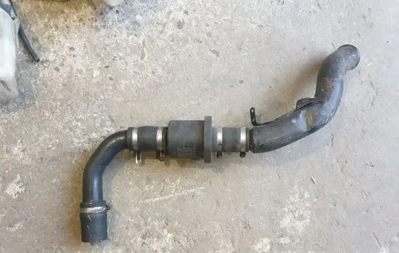 Ford Mondeo Mk III Breather hose/pipe 1S7Q9F764AB