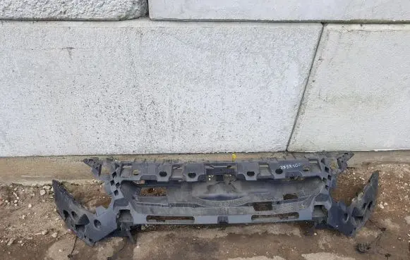 Ford Connect Front bumper mounting bracket