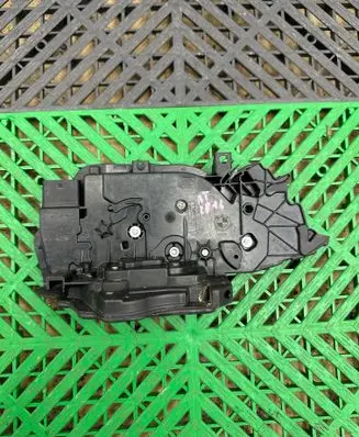 BMW 3 G20 G21 Front door lock 7445044 L5121 18283810
