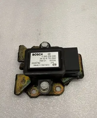 BMW 5 E39 ESP acceleration yaw rate sensor 34526753694 0265005248