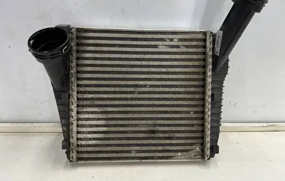 Porsche Cayenne (92A) Intercooler radiator 7p0145804a