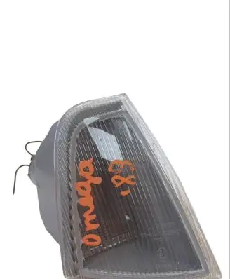Opel Omega A Front indicator light 014421508RC 1226051
