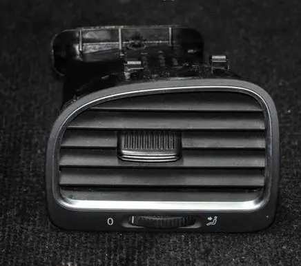 Volkswagen Jetta VI Dashboard air vent grill cover trim 