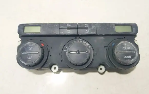 Volkswagen PASSAT B6 Climate control unit