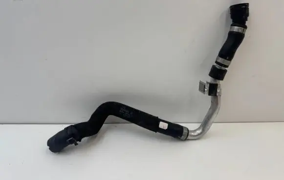 BMW 1 F40 Engine coolant pipe/hose 8658488