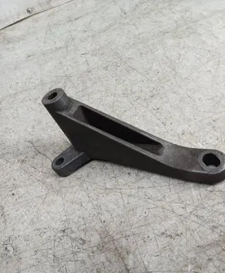 Volvo XC90 Front differential bracket 