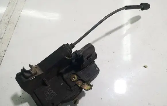 Opel Zafira A Front door lock 90561151
