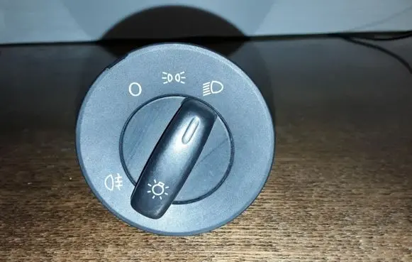 Skoda Octavia Mk2 (1Z) Light switch IZ0941431F 04067402