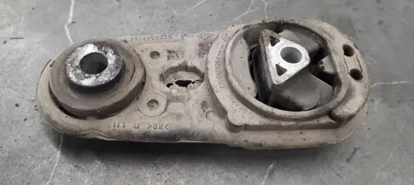 Renault Megane II Engine mount vacuum valve 8200509784