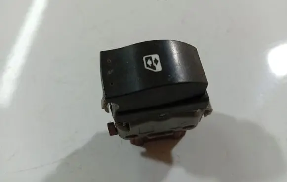 Renault Espace - Grand espace IV Electric window control switch 28082