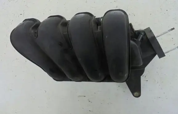Toyota Auris E180 Intake resonator 