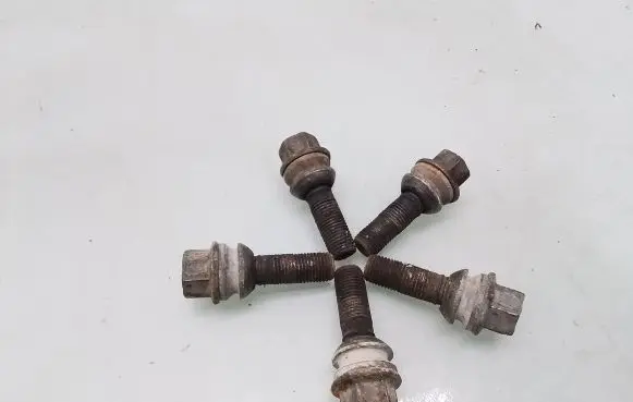 Volkswagen Transporter - Caravelle T5 Nuts/bolts 