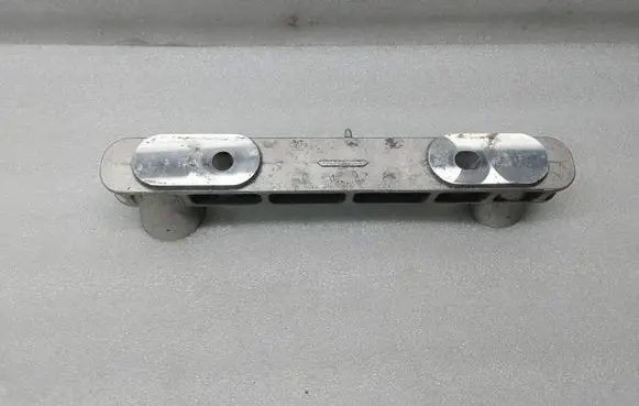 Volvo XC40 Engine mounting bracket 32137504 8889686106