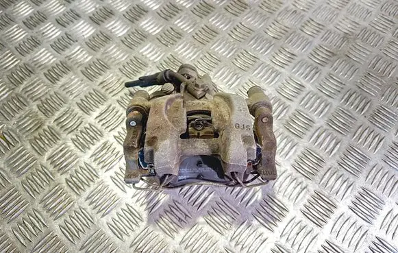 Volkswagen PASSAT B8 Rear brake caliper 3Q0615406M