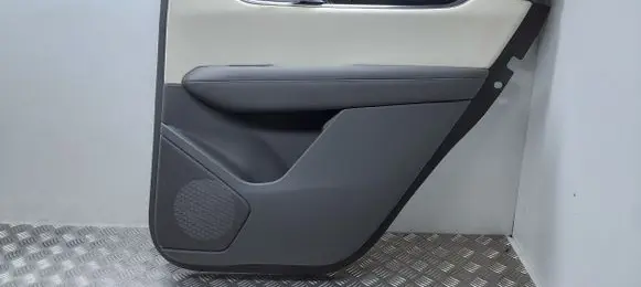 Cadillac XT6 Rear door card panel trim 84890992