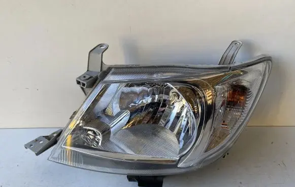 Toyota Hilux (AN10, AN20, AN30) Headlight/headlamp 10016517