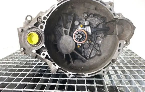 Hyundai Tucson TL Manual 5 speed gearbox WFJ6E