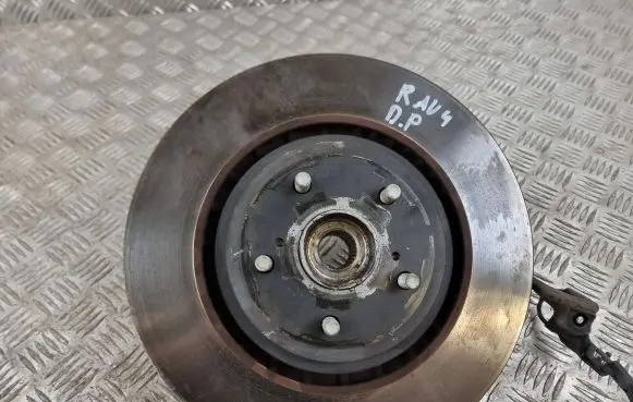 Toyota RAV 4 (XA50) Front wheel hub