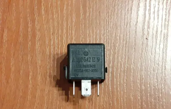 Mercedes-Benz C W202 Other relay 2092 V23134B52X336