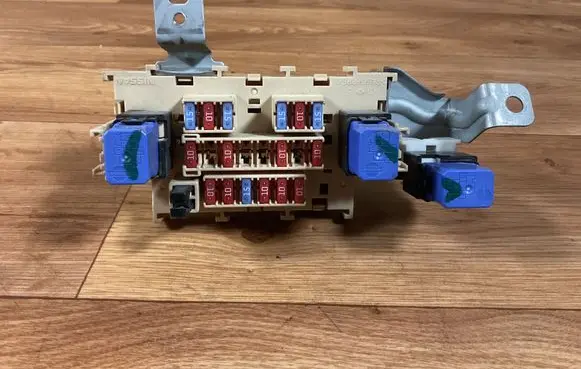 Nissan Note (E11) Fuse module 2523079944