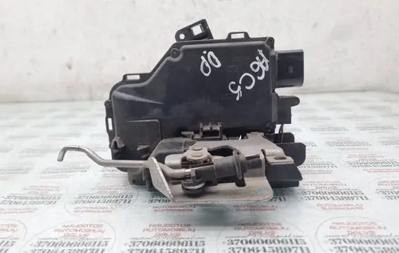 Audi A6 S6 C5 4B Front door lock 4B1837016C