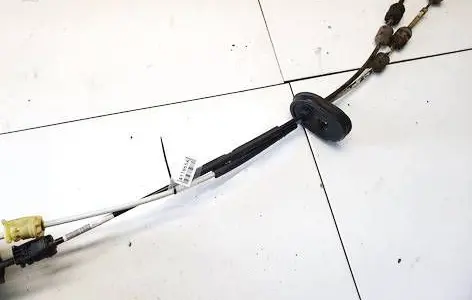 Opel Astra J Gear shift cable linkage 55563703
