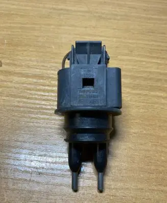 Audi A6 S6 C6 4F Windshield washer fluid level sensor 7M0973202 C2989