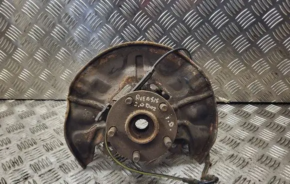 Toyota Avensis T250 Front wheel hub