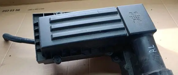 Seat Altea XL Air filter box cover 