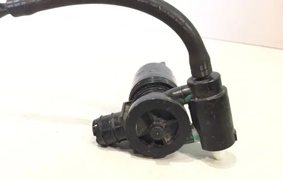 Volvo XC60 Windscreen/windshield washer pump 1024928