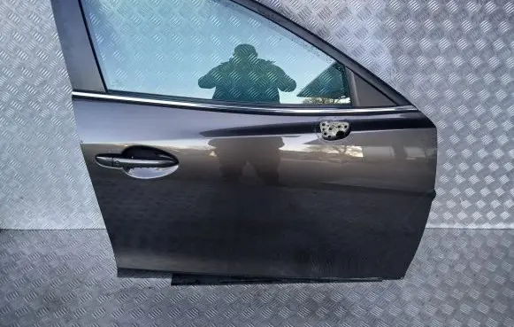 Mazda 3 III Front door