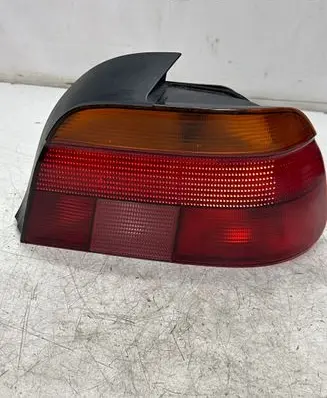 BMW 5 E39 Rear/tail lights 8358032