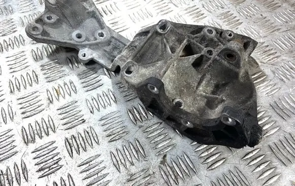 Volvo XC60 Generator/alternator bracket 31316673