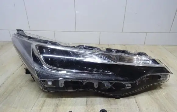Toyota Corolla E160 E170 Headlight/headlamp 8111002L7000