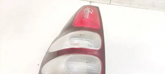 Toyota Land Cruiser (J100) Rear/tail lights
